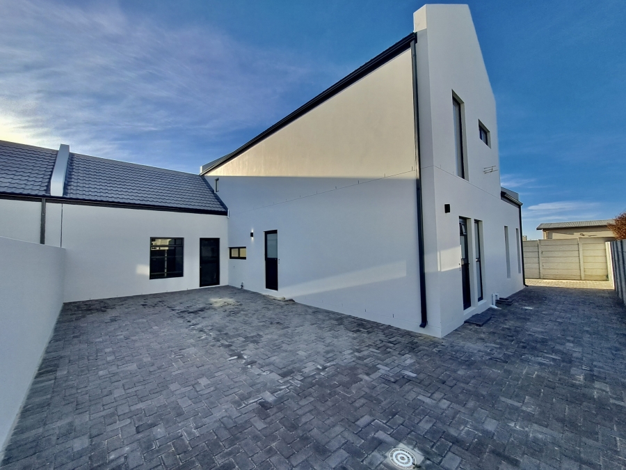 3 Bedroom Property for Sale in Yzerfontein Western Cape